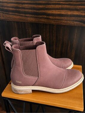 TOMS Chestnut Brown Suede Chelsea Boot